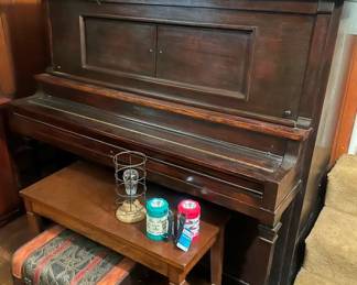 Nice player piano!