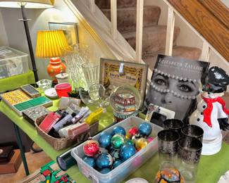 Christmas Bulbs, Plus