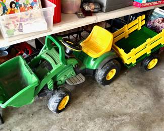 Child's Pedal J. Deere Ground Loader
