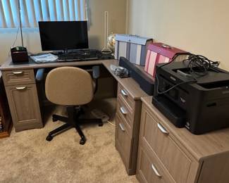 Like new desk and matching file cabinet