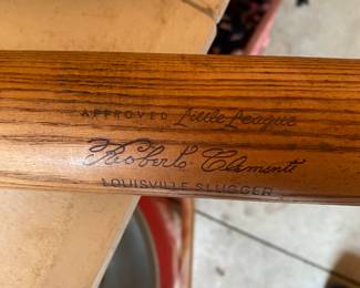 Roberto Clemente Signed Louisville slugger 125LL H&B Co baseball bat