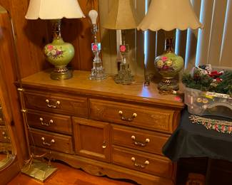Dresser with mirror & Table Lamps
