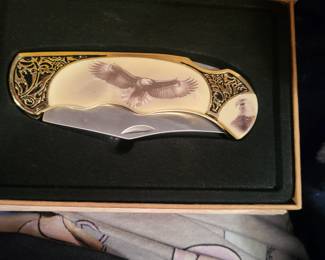 Wildlife Collection Hunting Knife with wooden collection box