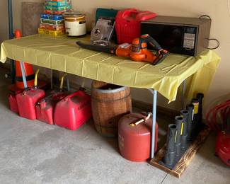 Nail keg Barrel/Bucket & Gas Cans