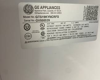 GE 19.2 CU. FT. Top-Freezer Refrigerator - Stainless steel