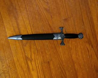 Knotted Celtic Dagger with Sheath