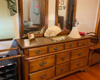 Tell City Maple Dresser with Mirrors (Young Republic)