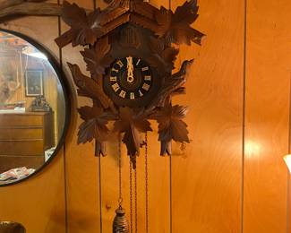 Vintage Bavarian Running 1-Day Cuckoo Clock Hubert Herr Triberg Germany