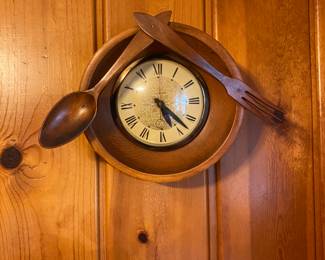 Vintage Lanshire Wooden Kitchen Wall Clock Bown spoon fork