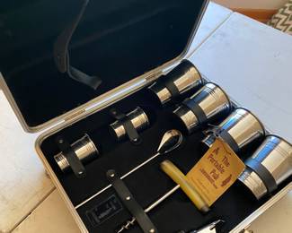 Vintage the Portable Pub Travel Bar Suitcase
