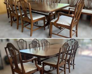 Duncan Phyfe style dining table - beautiful vintage condition