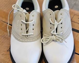 New ladies golf shoes - size 7