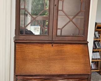 13 colonies styled desk