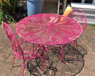#48 Pink Painted Heavy Iron Table w/2 chairs - 36x28 $100.00