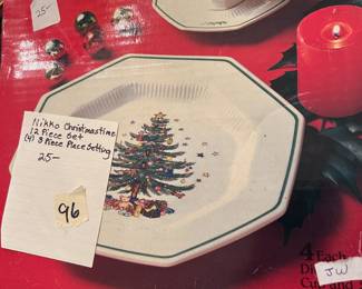 #96 Nikko Christmastime 12 pc Set - (4) piece Place Setting $25.00
