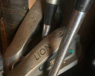 #66 Set of Lion Women's Golf Clubs w/bag $20.00