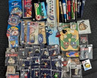 SH586MLB Keychains, Pens Collector Pins