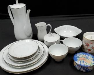 SH584China Place Settings, China Candle, China Round Lidded Box