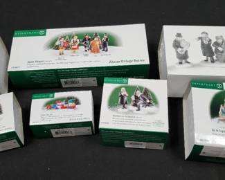 SH494Christmas Figures Heritage Village Mystery Lot