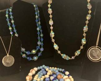 SH543VSparkling Blue Costume Jewelry
