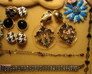 Jewelry case