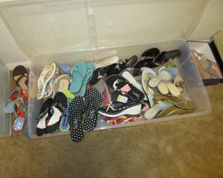 HUUUUGE amount of ladies shoes many new in box 1980-1990 size 8