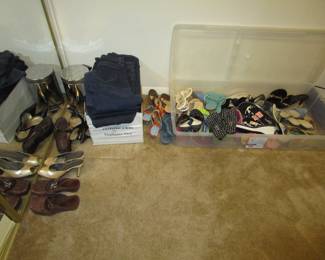 HUUUUGE amount of ladies shoes many new in box 1980-1990 size 8