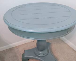 Pedestal side table