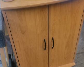 Cabinet $7