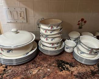 Lenox Chinastone everyday dinnerware set