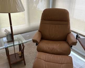 Ekornes leather stressless recliner w/ottoman and detachable work table *we have 2 chairs and they are like new.