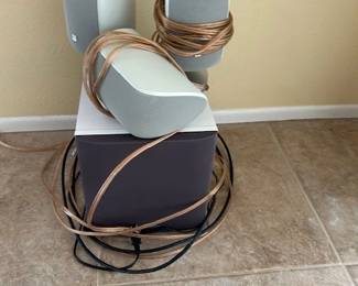 Harmon Kardin speakers w/sub woofer