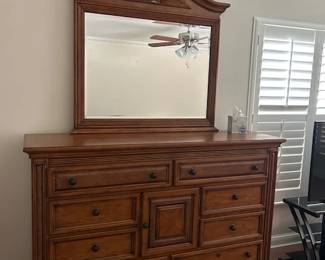 Broyhill like new