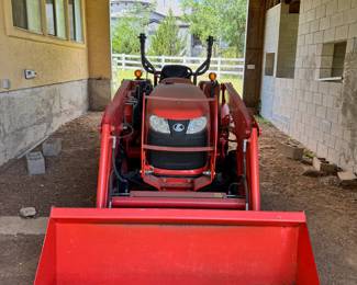 Kubota LA525 Tractor with bucket and shredder. *NOT available for presale - see details section*
