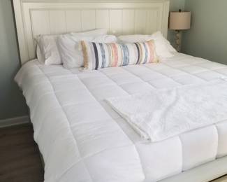 King bed with storage drawers
