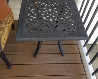 Accent table