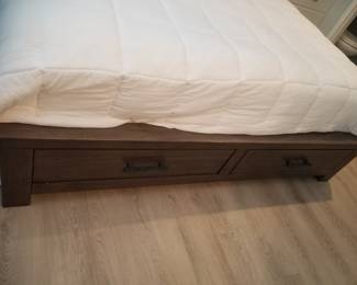 King bed with storage drawers