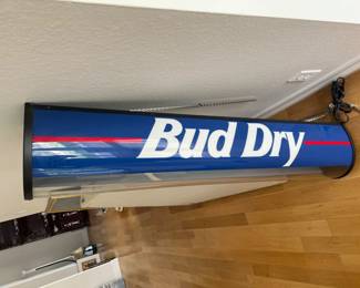Vintage Bud Dry bar light / pool table light in near new condition.