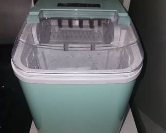 Ice maker