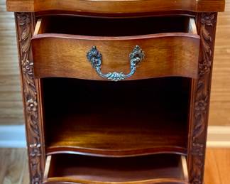 Vintage Side Tale in Mahogany