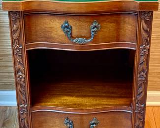 Vintage Side Tale in Mahogany