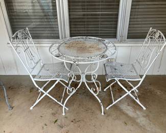 bistro patio table with two chairs