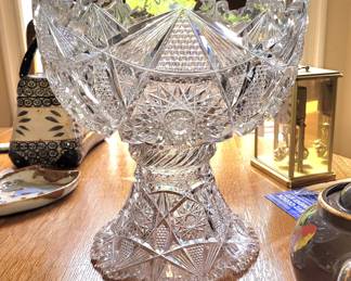 Cut glass bowl
