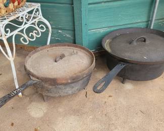 Cast iron Dutch ovens