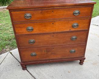 Great Solid Mid Atlantic 19th C walnut chest of drawers