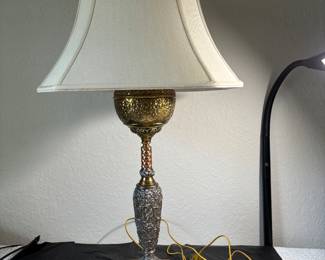 Very nice vintage Miller banquet lamp