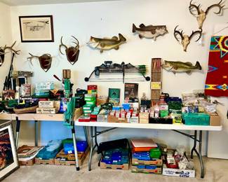 HUNTING AND FISHING EXTRAVAGANZA.  AMMUNITION RELOADING EQUIPMENT