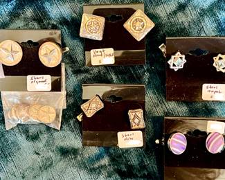 STERLING SIGNED CUFF LINKS AND BUTTONS.