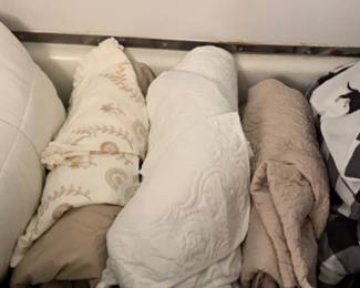 Comforter sets & Quilt Sets