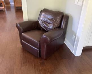 Leggett & Platt leather, electric recliner.